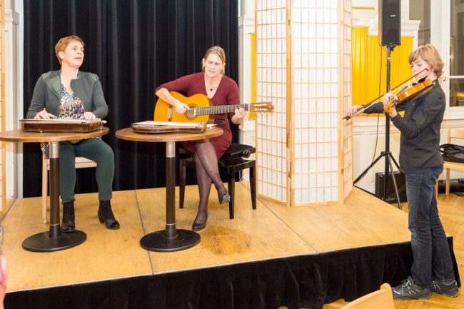 Cornelia Mayer Zitherspielerin in Wien - Bockkeller 2017