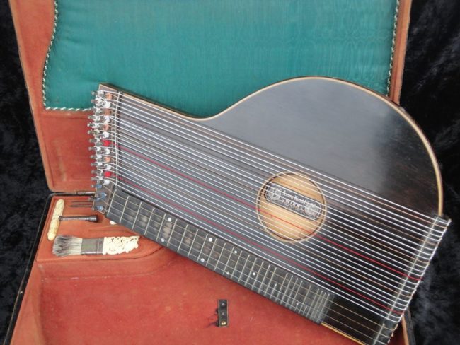 Cornelia Mayer Zitherspielerin in Wien - Anton Kiendl Zither